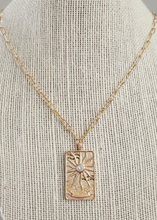 Load image into Gallery viewer, Sunstone Pendant Necklace