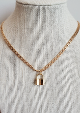 Load image into Gallery viewer, Curb Chain Locket Necklace
